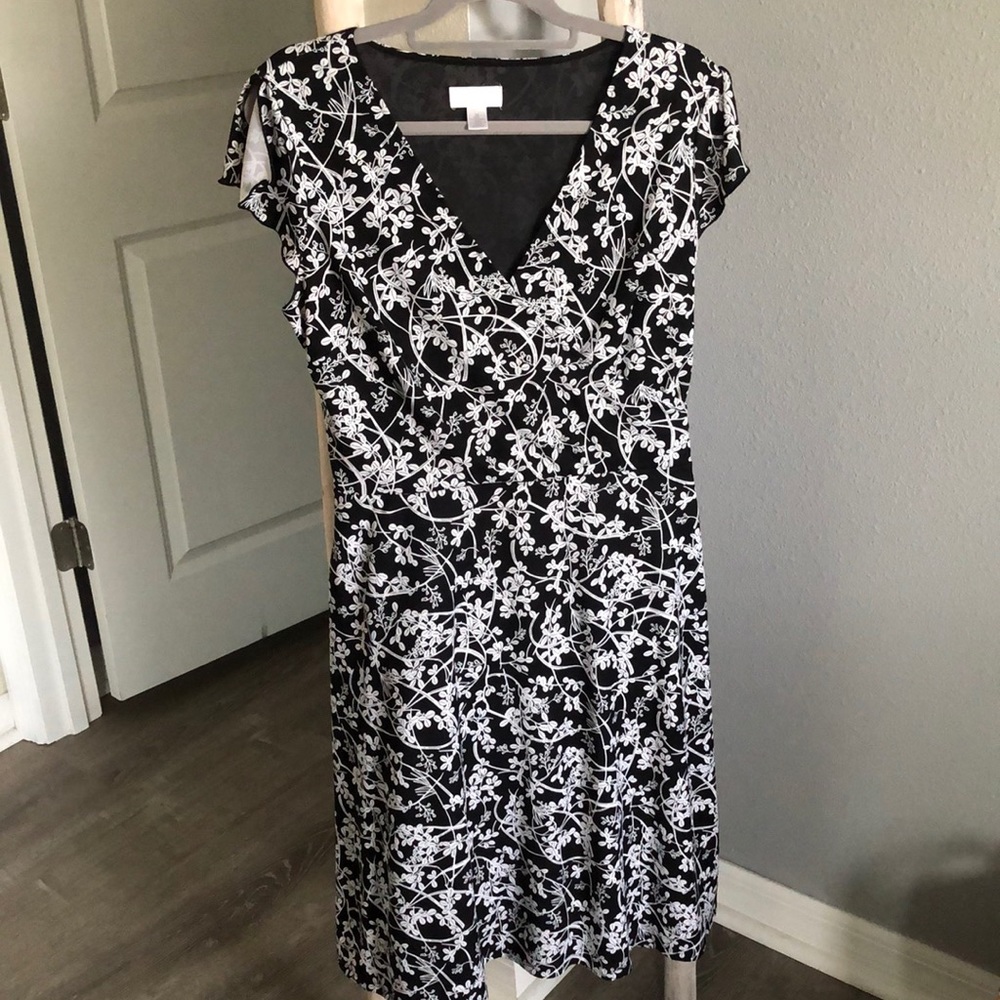 Am Taylor Loft black and white floral dress S:10
